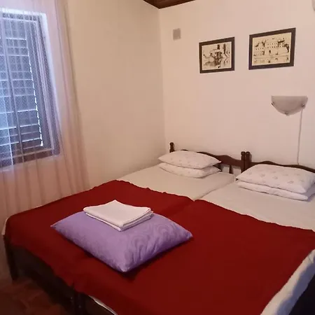 Ficurin * Starigrad Paklenica