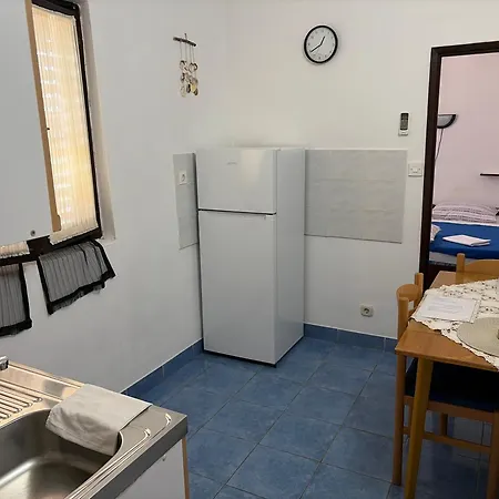 Apartament Ficurin *