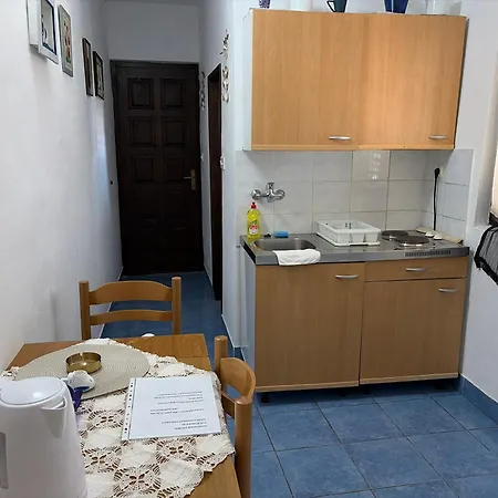 Apartament Ficurin