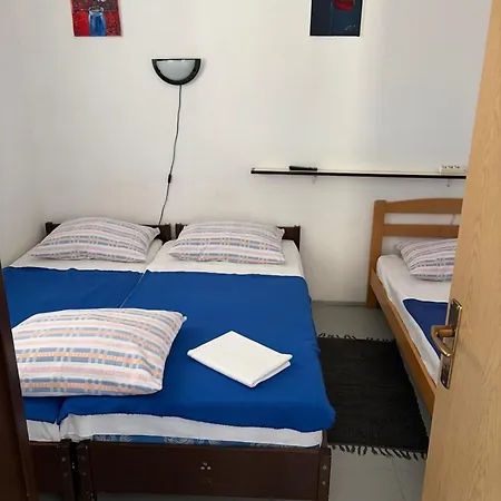 Apartament Ficurin