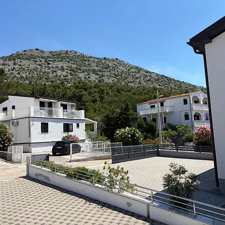 Ficurin Apartament Starigrad Paklenica