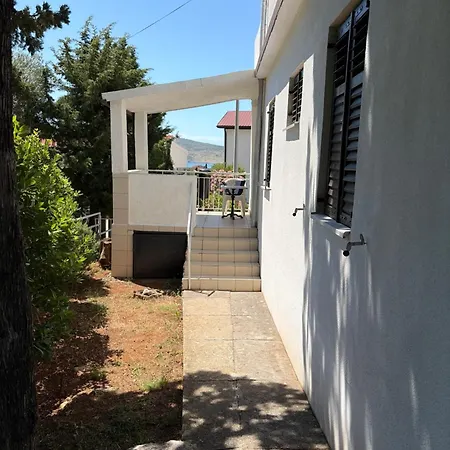 Apartament Ficurin