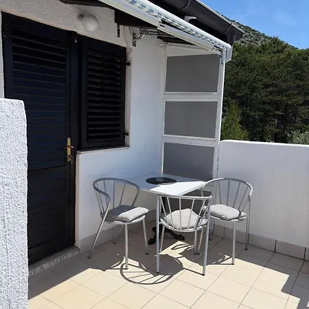 Apartament Ficurin *